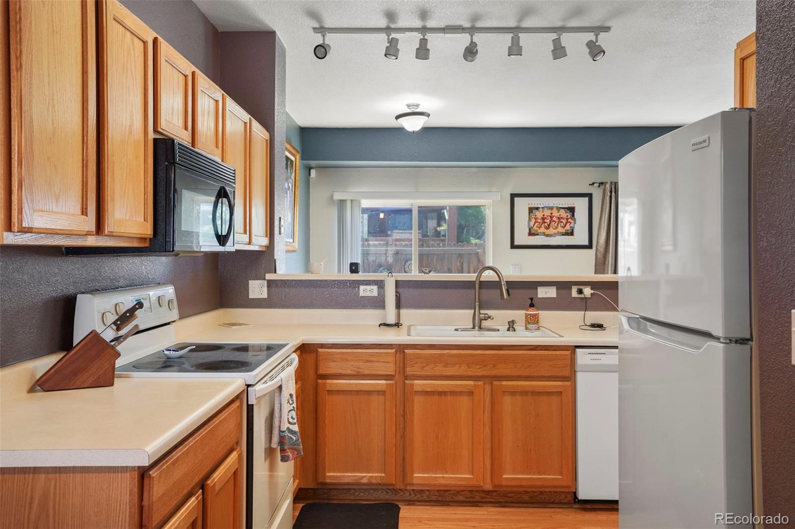 MLS Image #12 for 12105 e 2nd drive,aurora, Colorado
