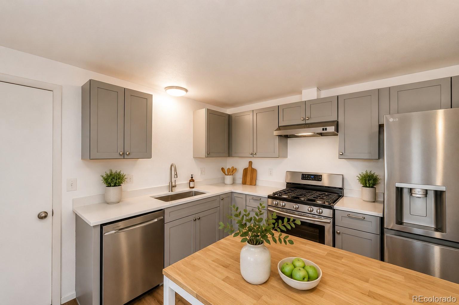 MLS Image #5 for 12717 w 7th avenue ,lakewood, Colorado
