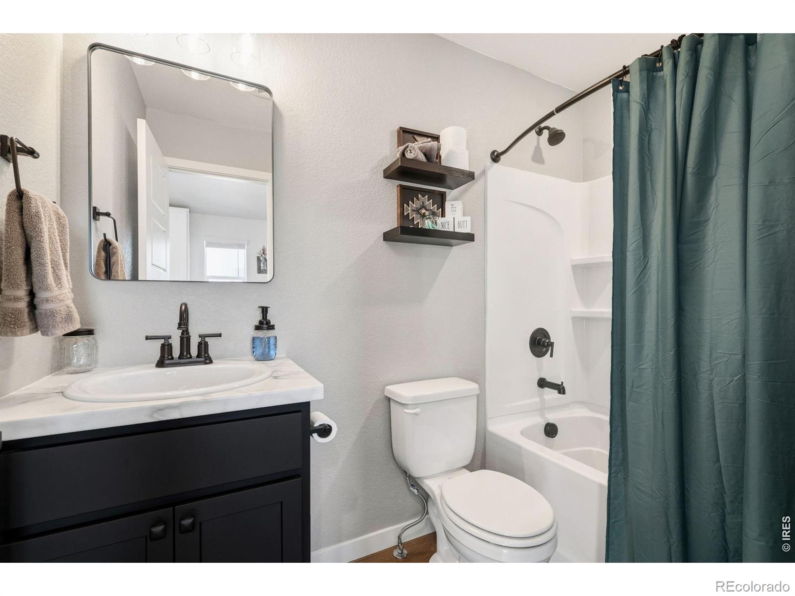 MLS Image #14 for 515  condor way,johnstown, Colorado
