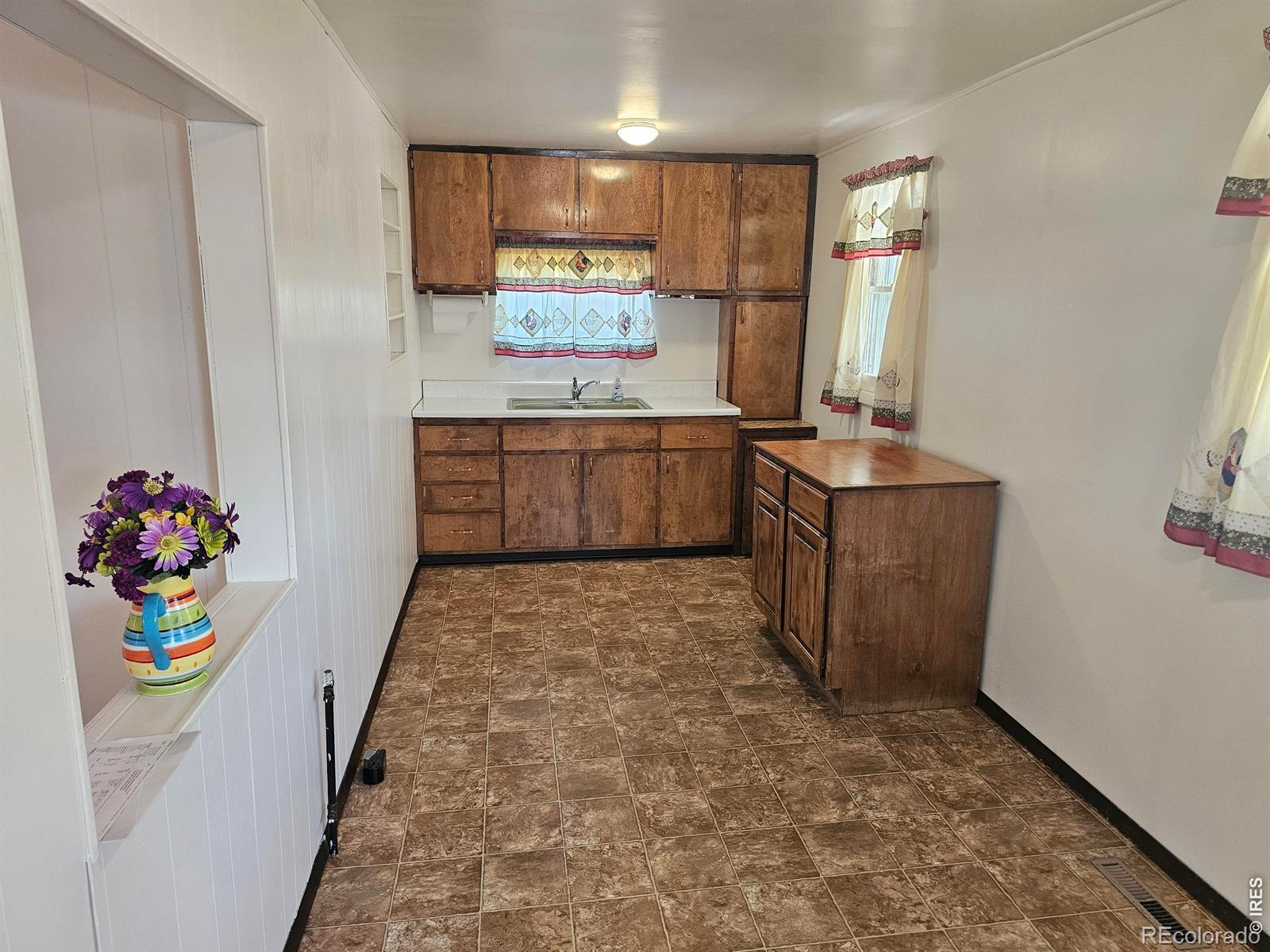 MLS Image #6 for 814  ensign street,fort morgan, Colorado