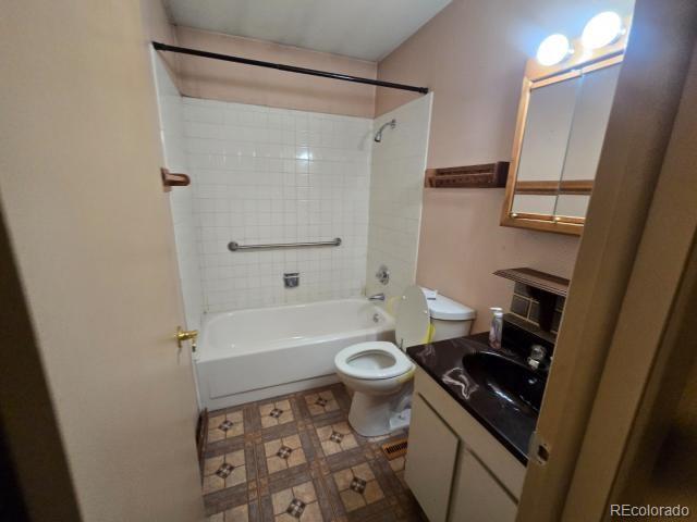 MLS Image #11 for 2600 s xanadu way b,aurora, Colorado