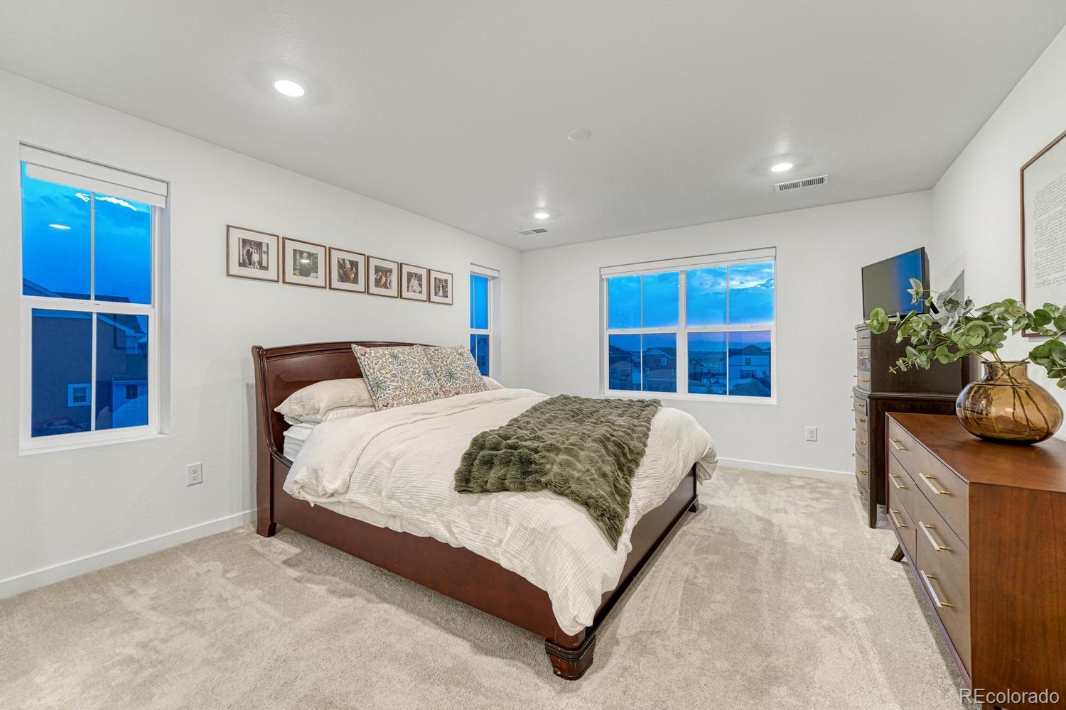 MLS Image #12 for 1976 s fultondale court,aurora, Colorado