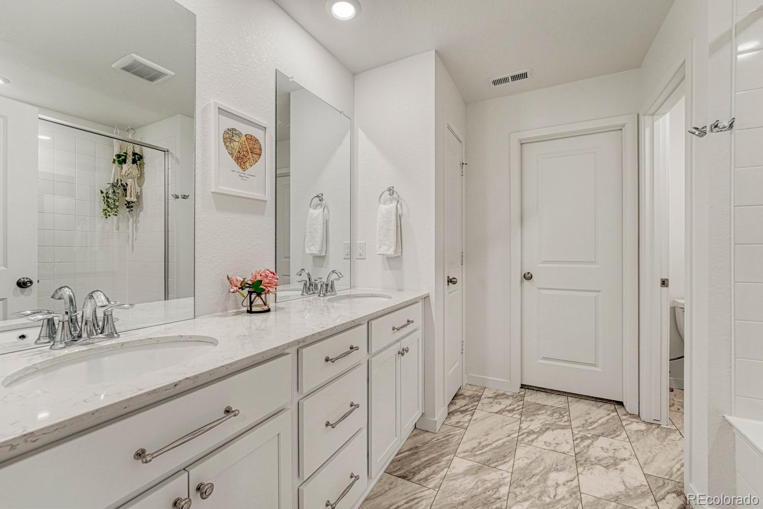 MLS Image #16 for 1976 s fultondale court,aurora, Colorado