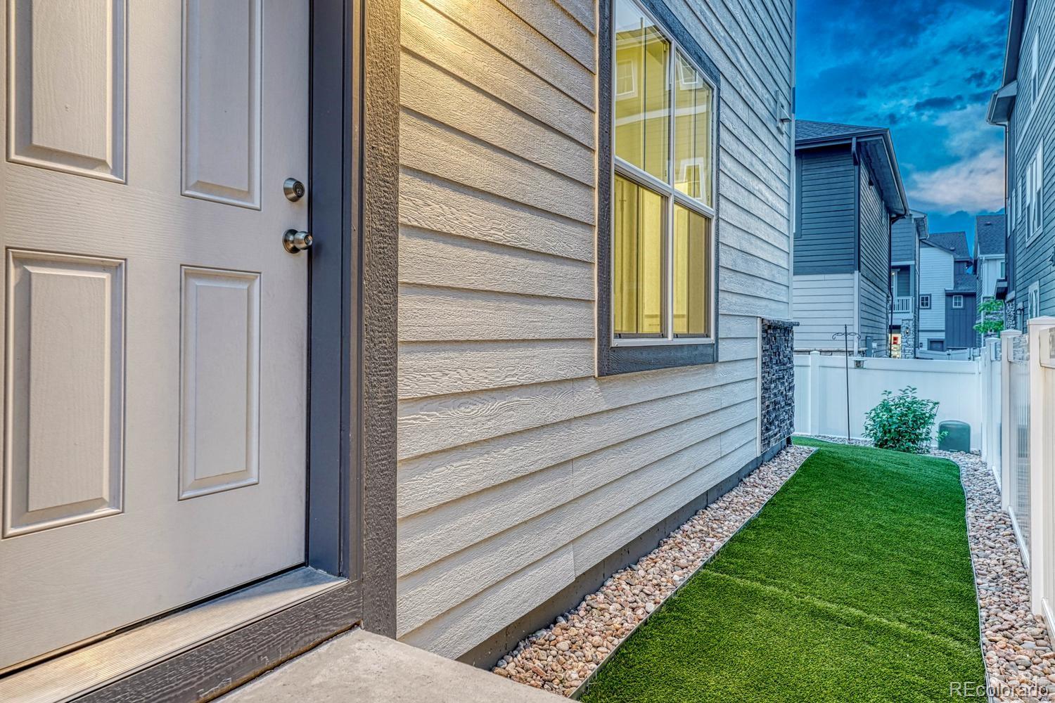 MLS Image #28 for 1976 s fultondale court,aurora, Colorado