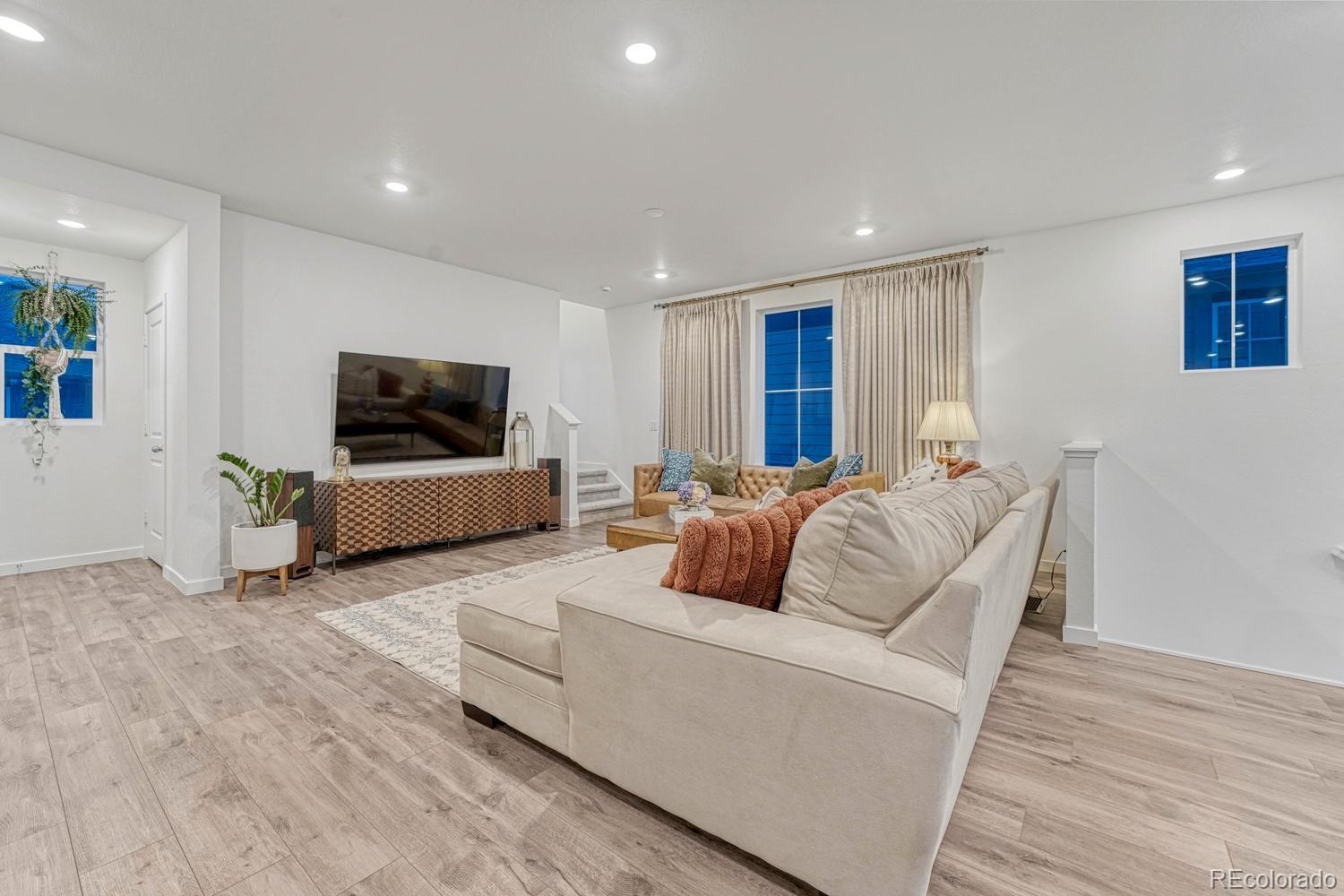 MLS Image #5 for 1976 s fultondale court,aurora, Colorado