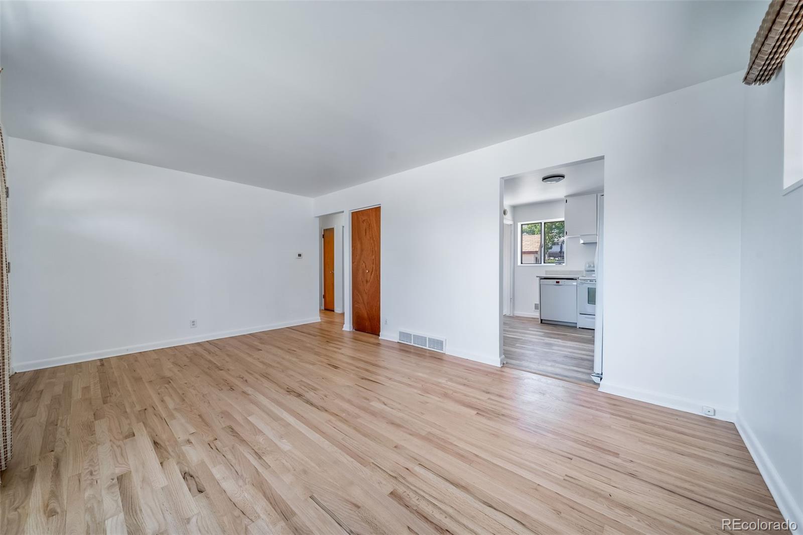 MLS Image #11 for 160 e 105th avenue,denver, Colorado