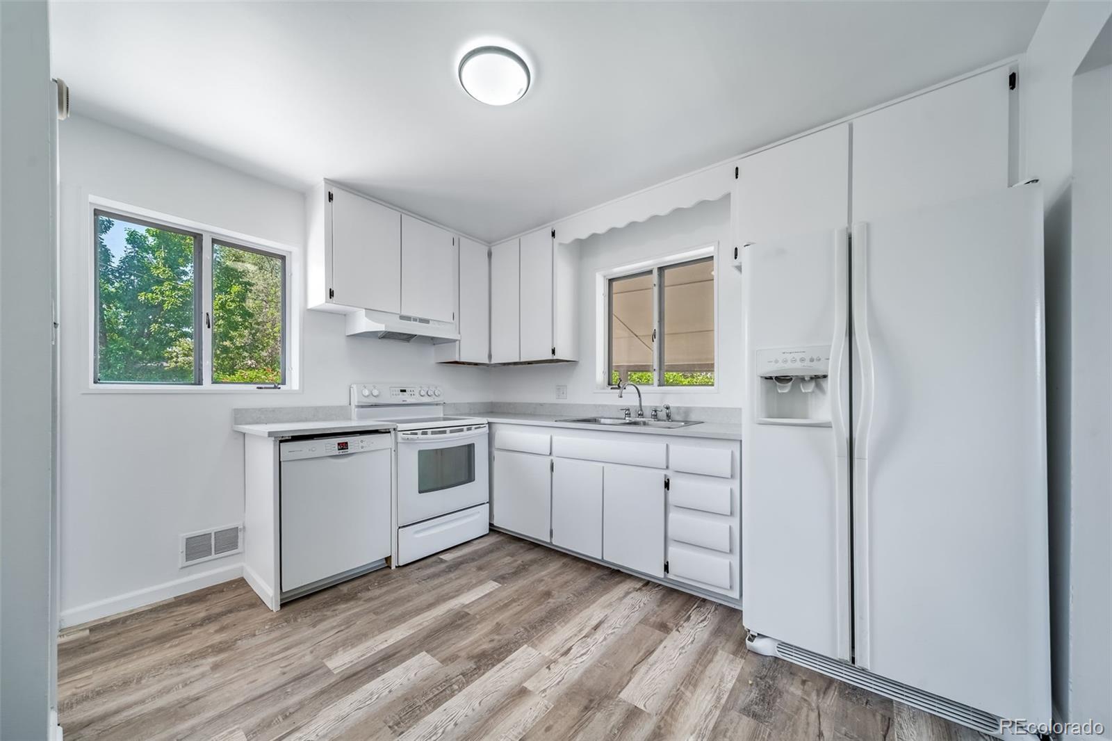 MLS Image #14 for 160 e 105th avenue,denver, Colorado