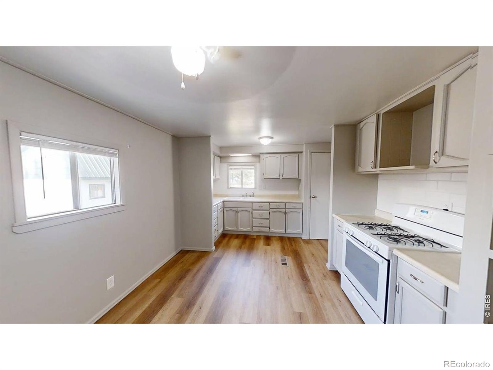 MLS Image #9 for 114  linden drive,log lane village, Colorado