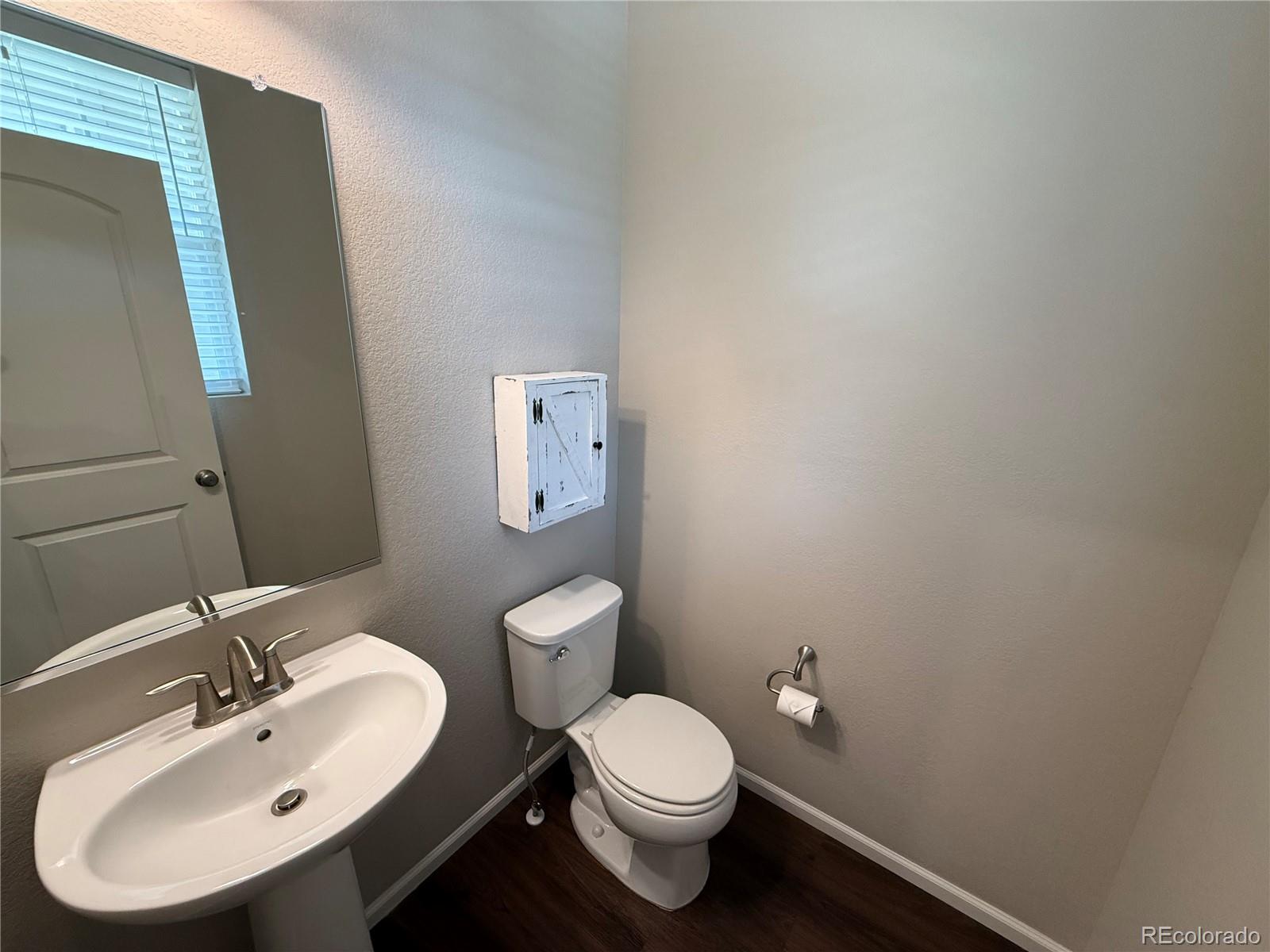 MLS Image #10 for 9327 e 60th avenue,denver, Colorado