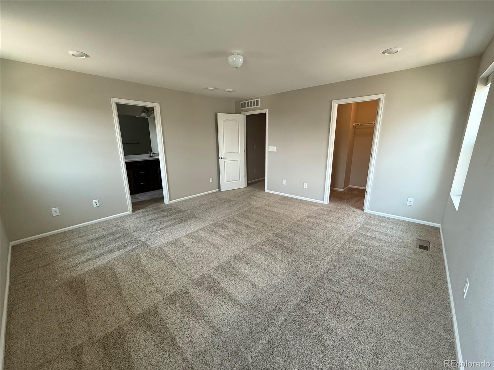 MLS Image #16 for 9327 e 60th avenue,denver, Colorado