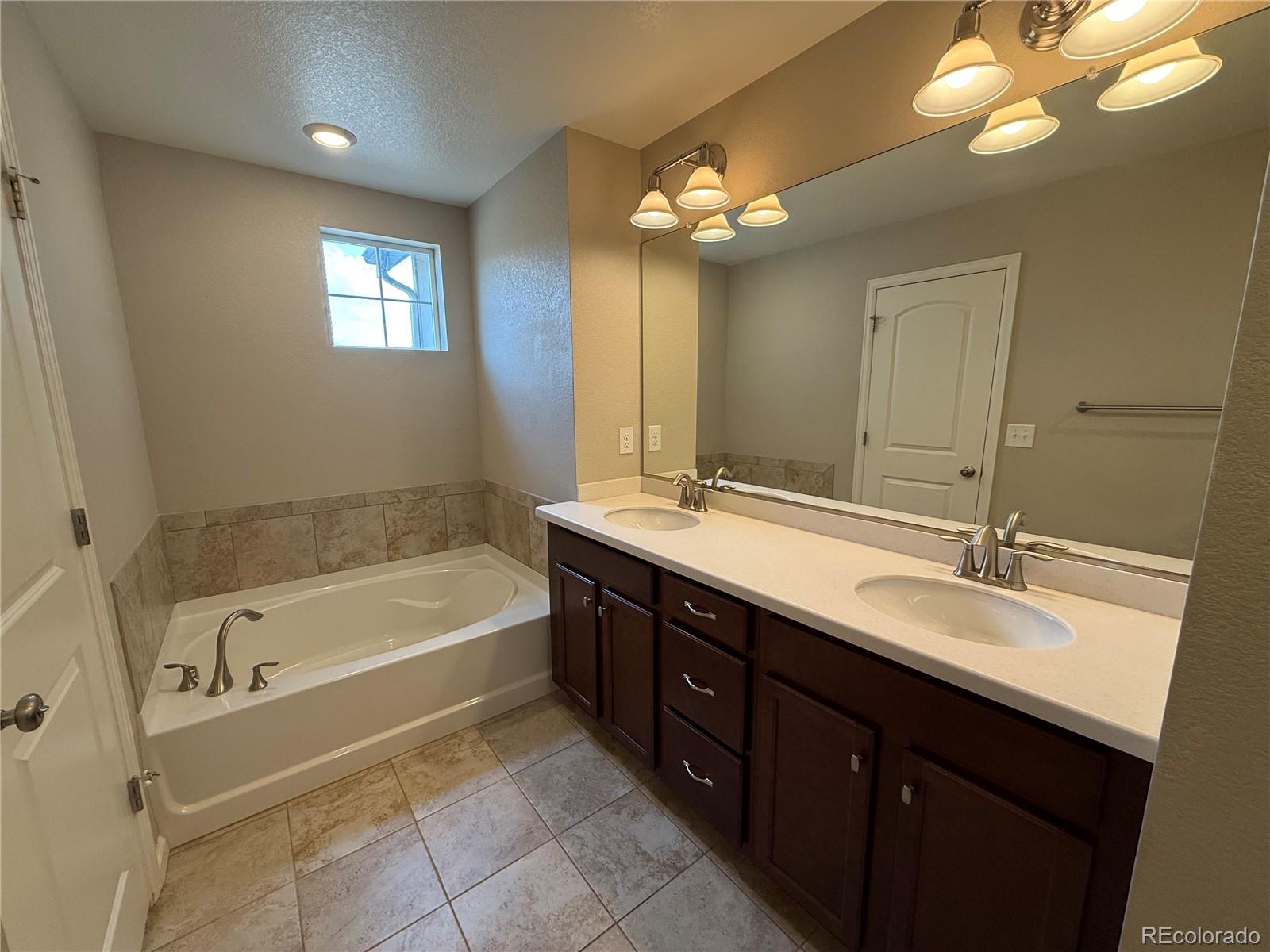 MLS Image #19 for 9327 e 60th avenue,denver, Colorado