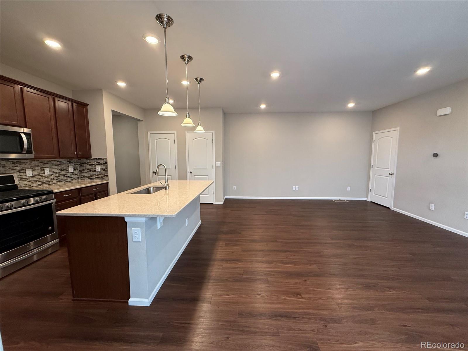 MLS Image #8 for 9327 e 60th avenue,denver, Colorado