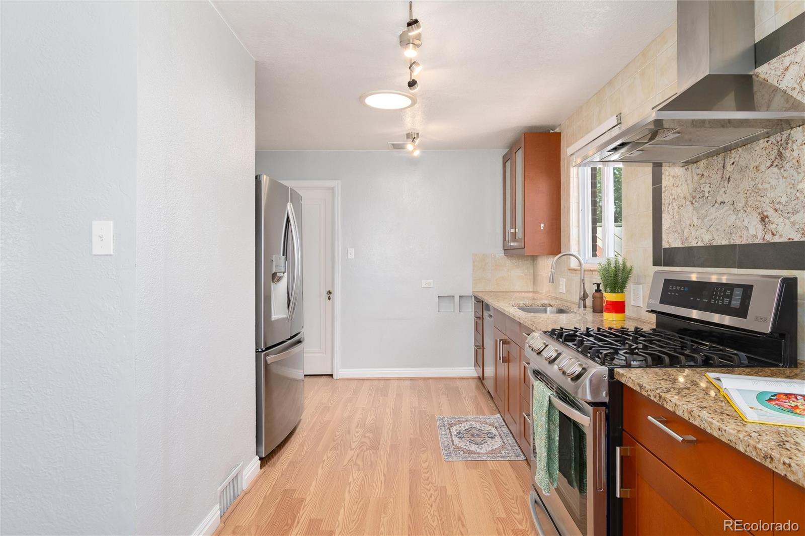 MLS Image #18 for 1595 s downing street,denver, Colorado