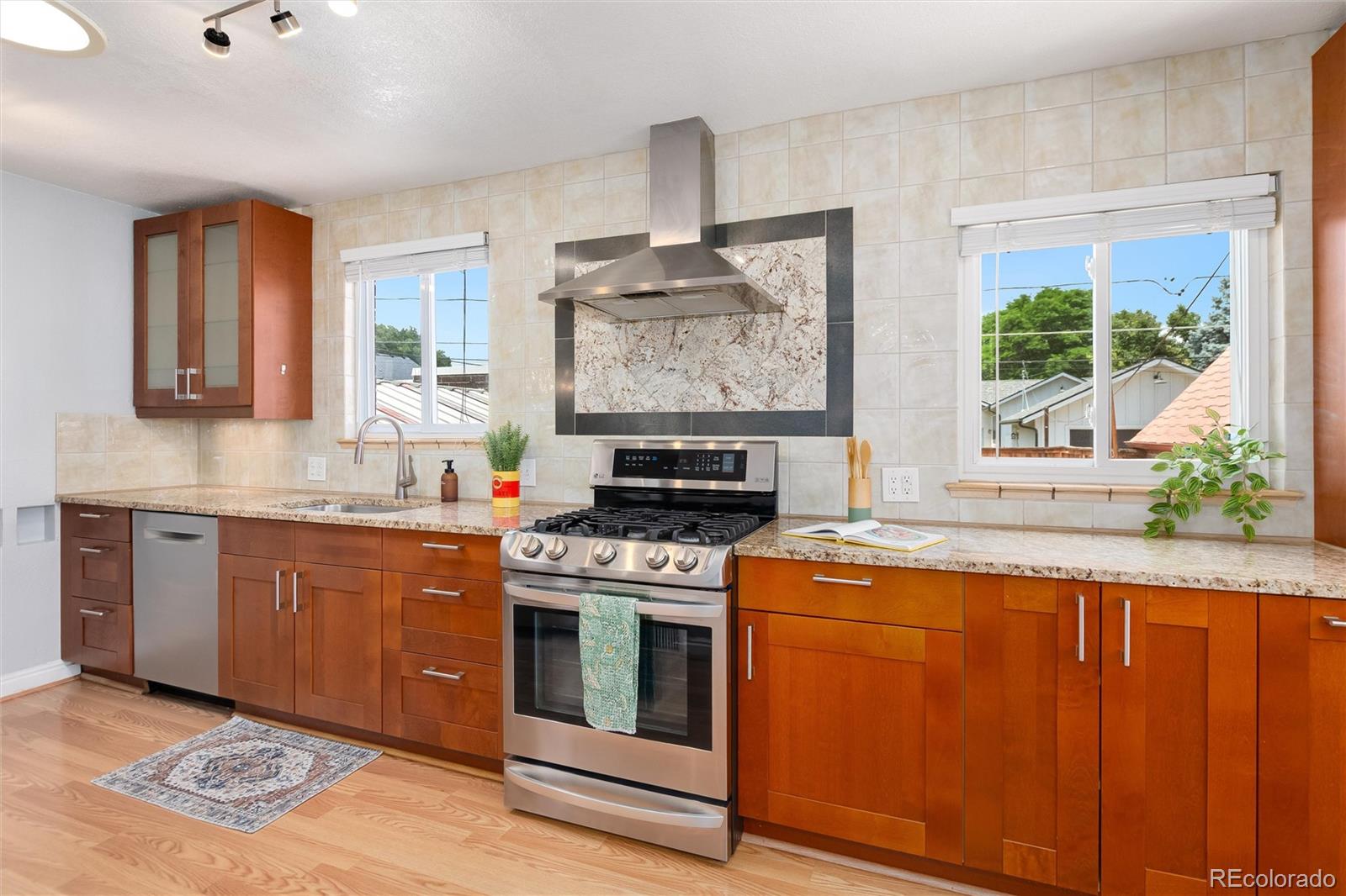 MLS Image #19 for 1595 s downing street,denver, Colorado