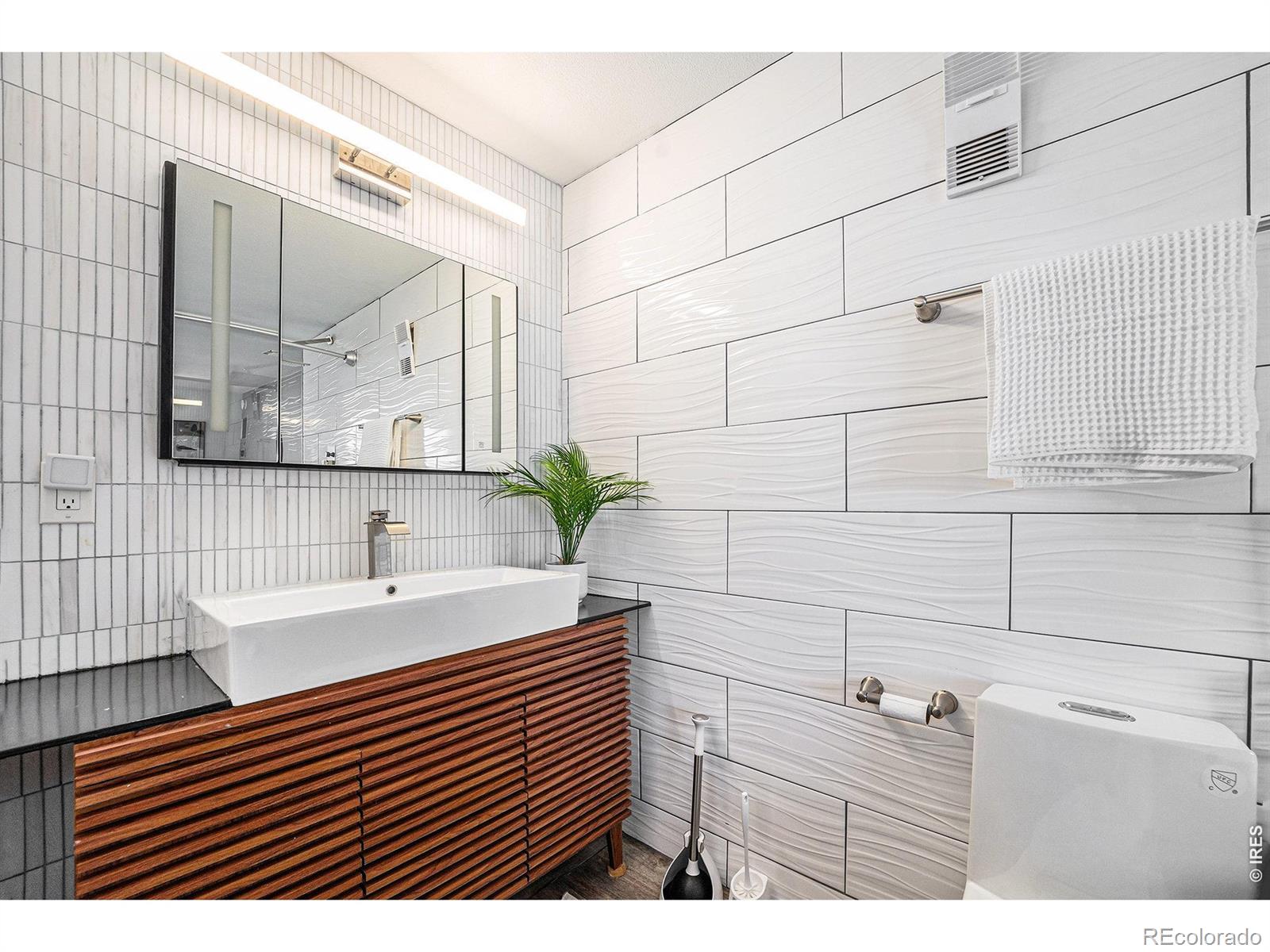 MLS Image #7 for 1625  larimer street,denver, Colorado