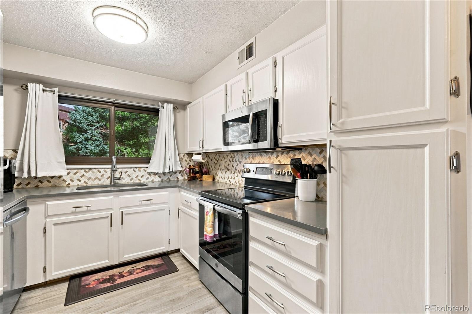MLS Image #9 for 222  wright street 203,lakewood, Colorado