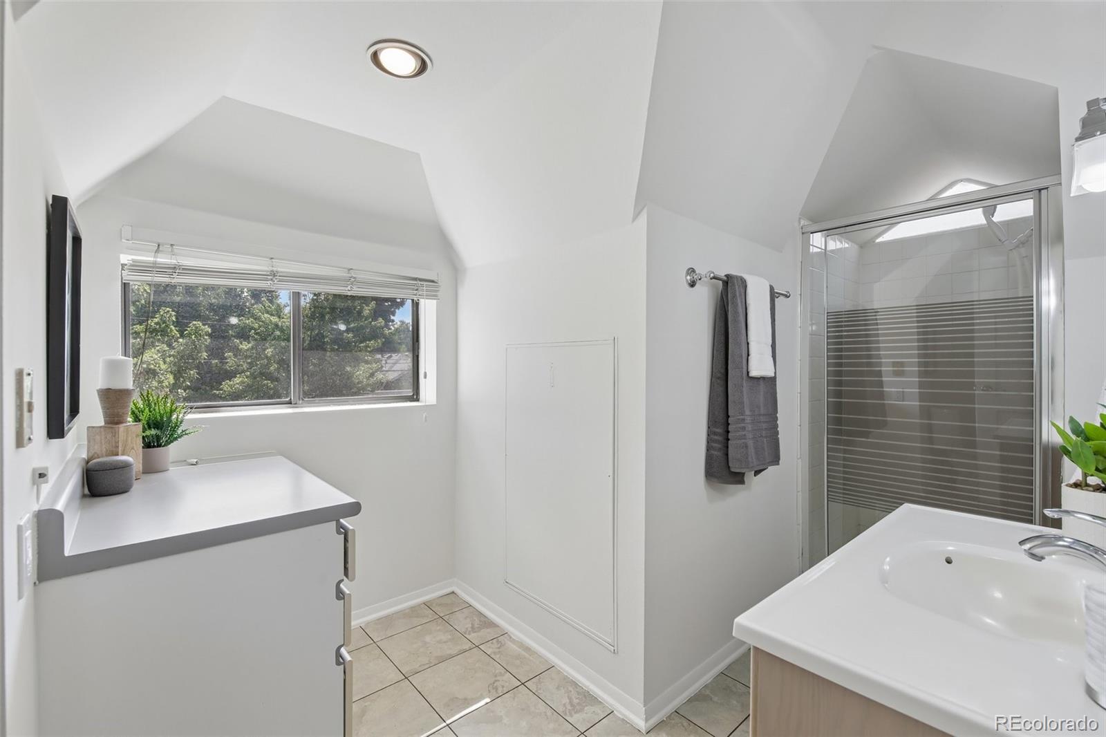 MLS Image #10 for 470 s washington street,denver, Colorado