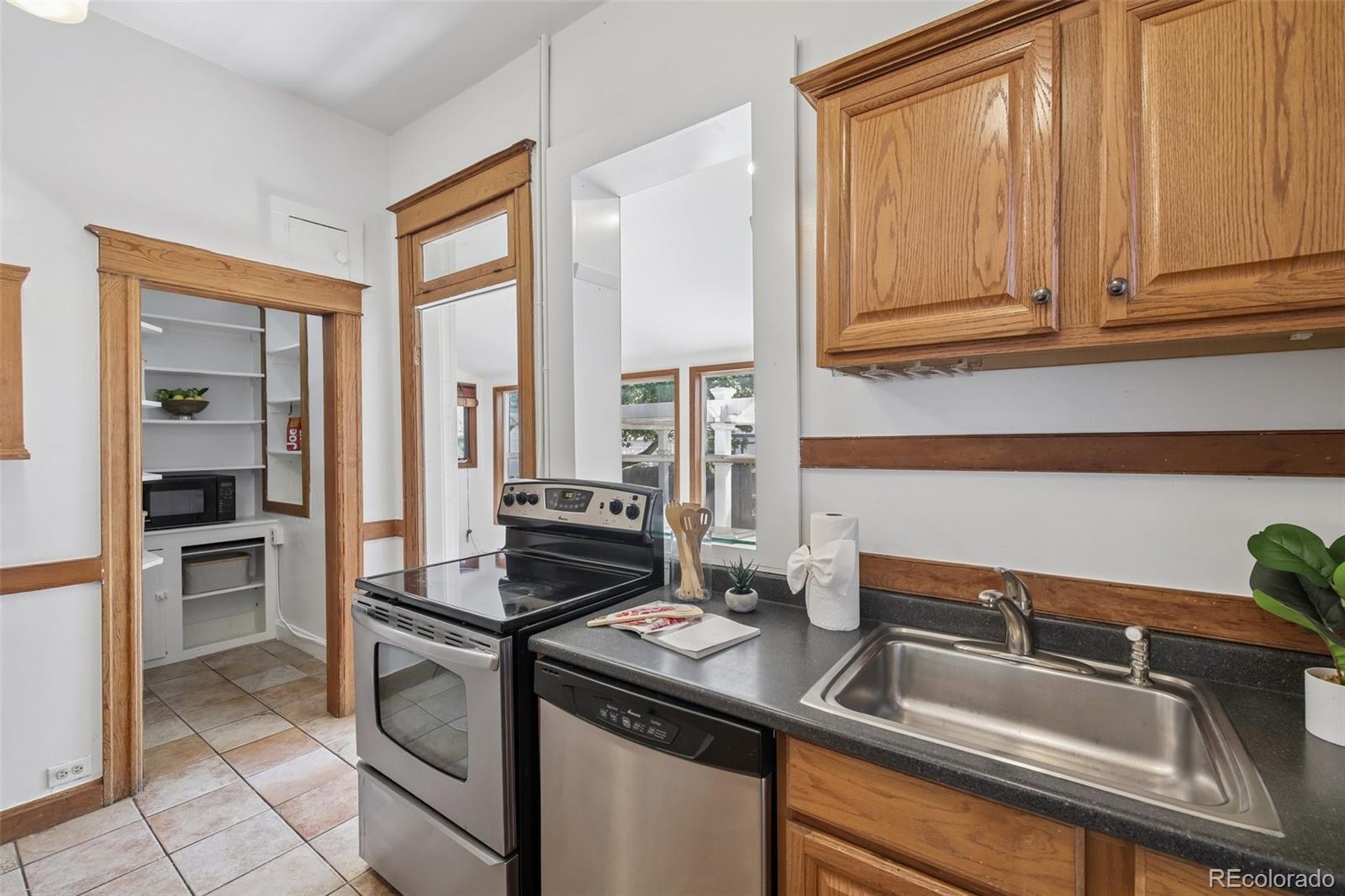 MLS Image #5 for 470 s washington street,denver, Colorado