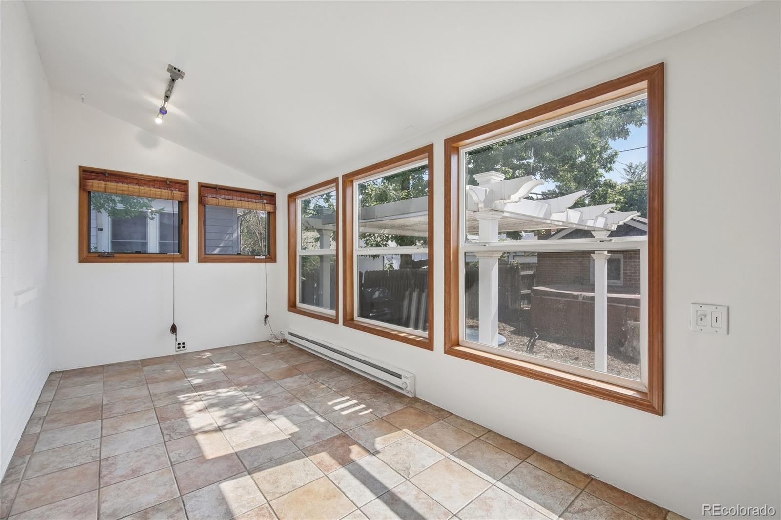 MLS Image #6 for 470 s washington street,denver, Colorado