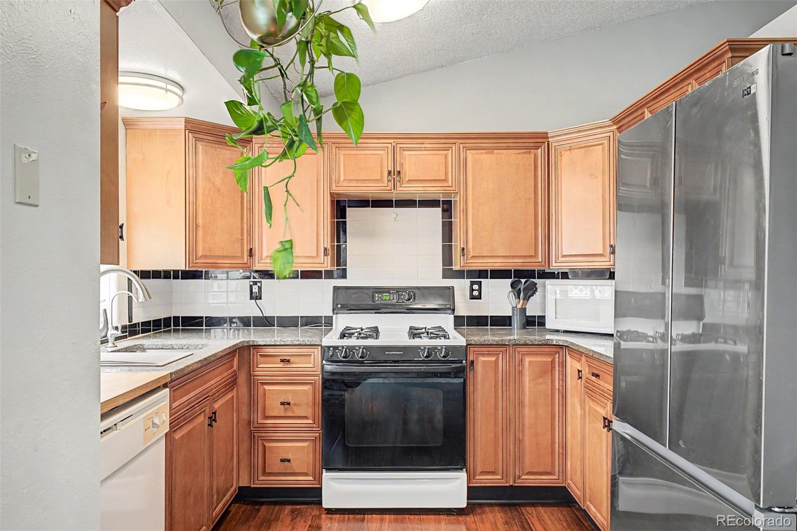 MLS Image #5 for 4882 s genoa street,aurora, Colorado