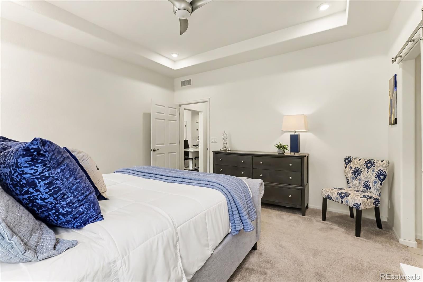 MLS Image #14 for 20373 e 52nd avenue,denver, Colorado