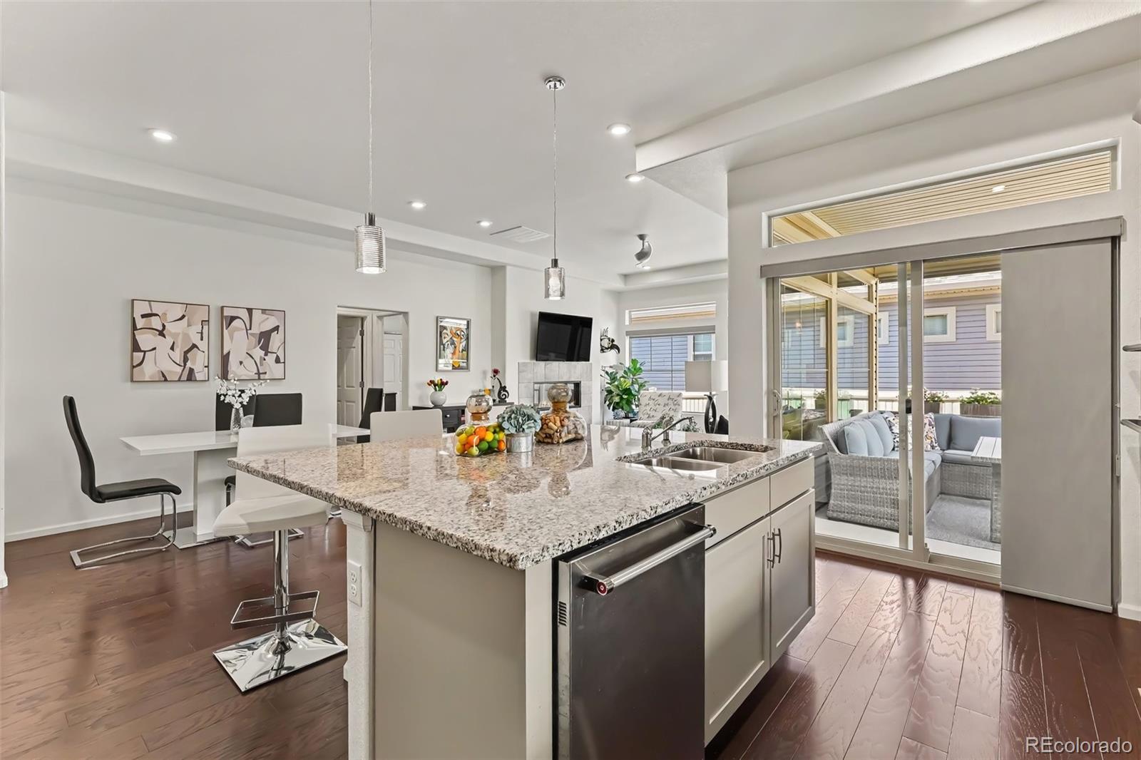 MLS Image #5 for 20373 e 52nd avenue,denver, Colorado