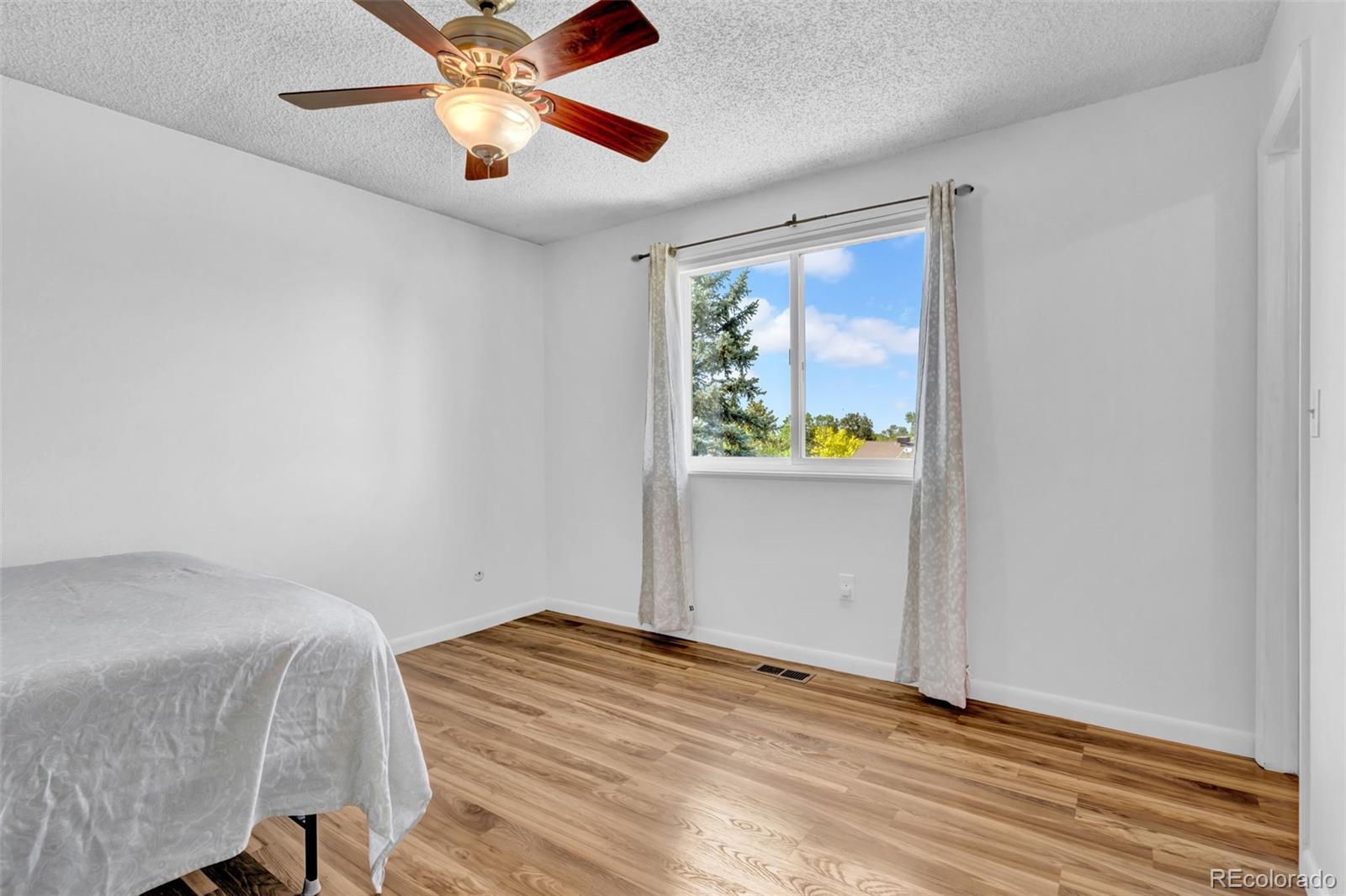 MLS Image #10 for 16219 e linvale avenue,aurora, Colorado