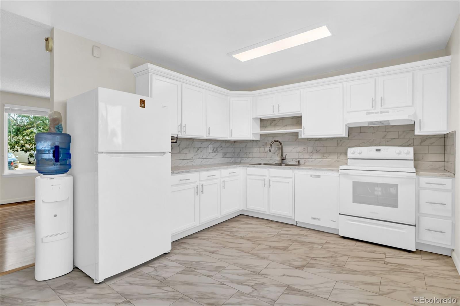 MLS Image #5 for 16219 e linvale avenue,aurora, Colorado
