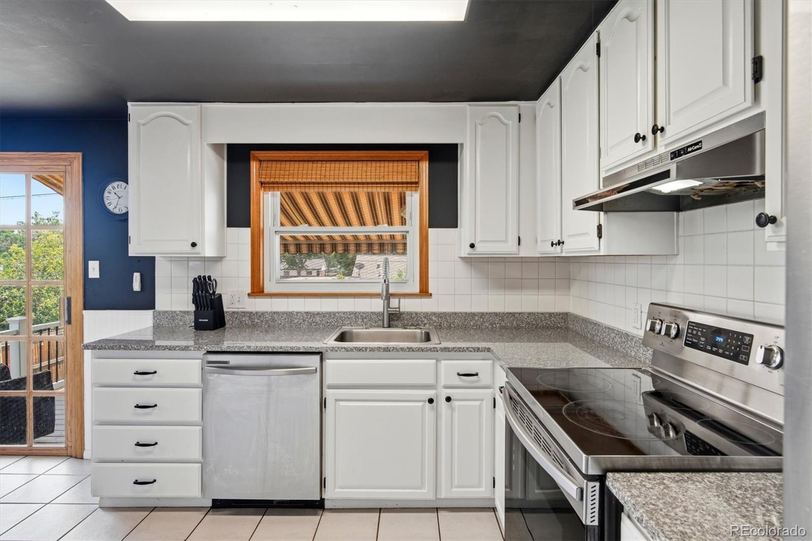 MLS Image #15 for 986 e 114th place,denver, Colorado
