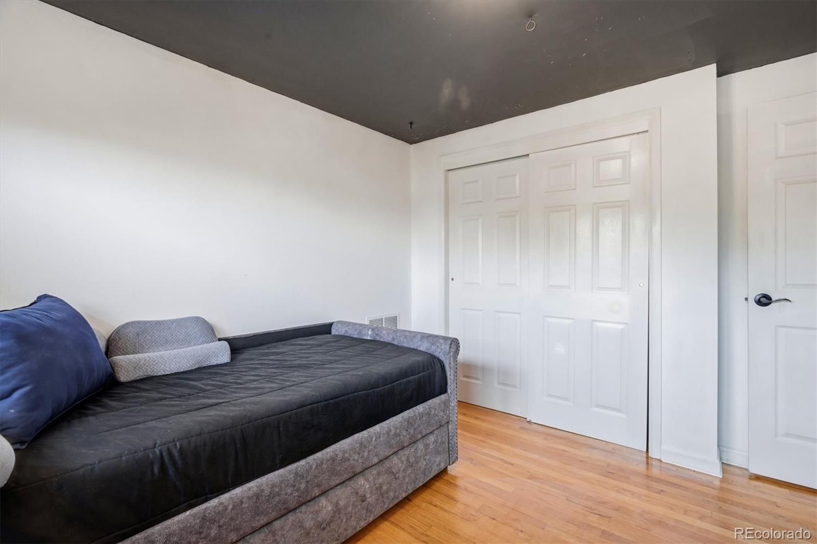MLS Image #21 for 986 e 114th place,denver, Colorado