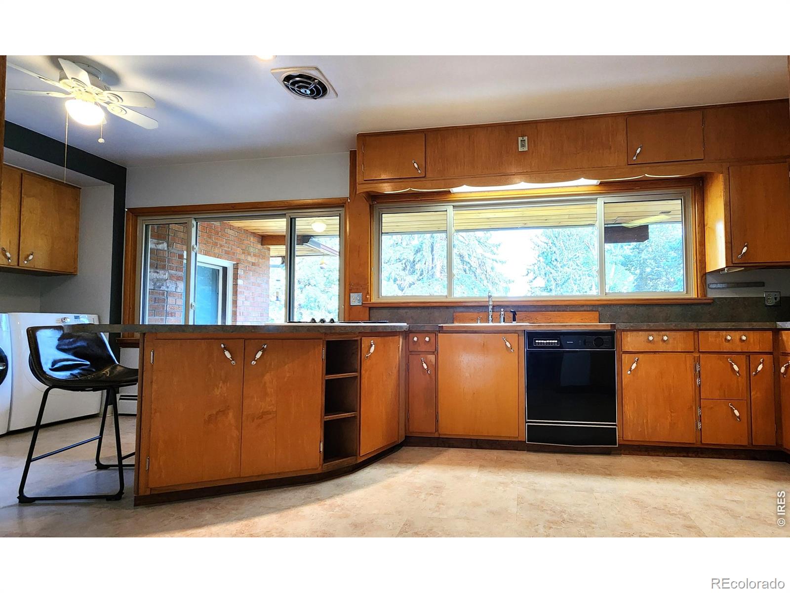 MLS Image #11 for 441 w 11th street,loveland, Colorado
