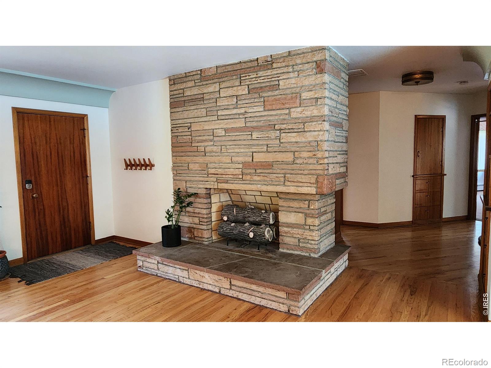MLS Image #4 for 441 w 11th street,loveland, Colorado