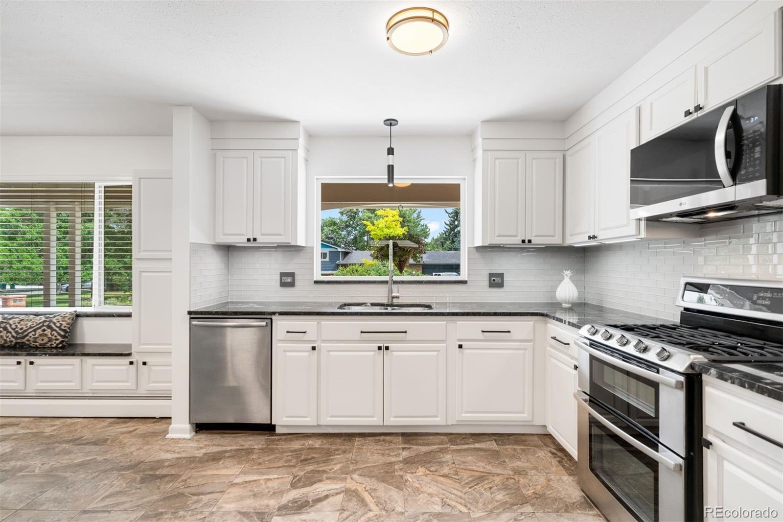 MLS Image #3 for 5  circle drive,denver, Colorado