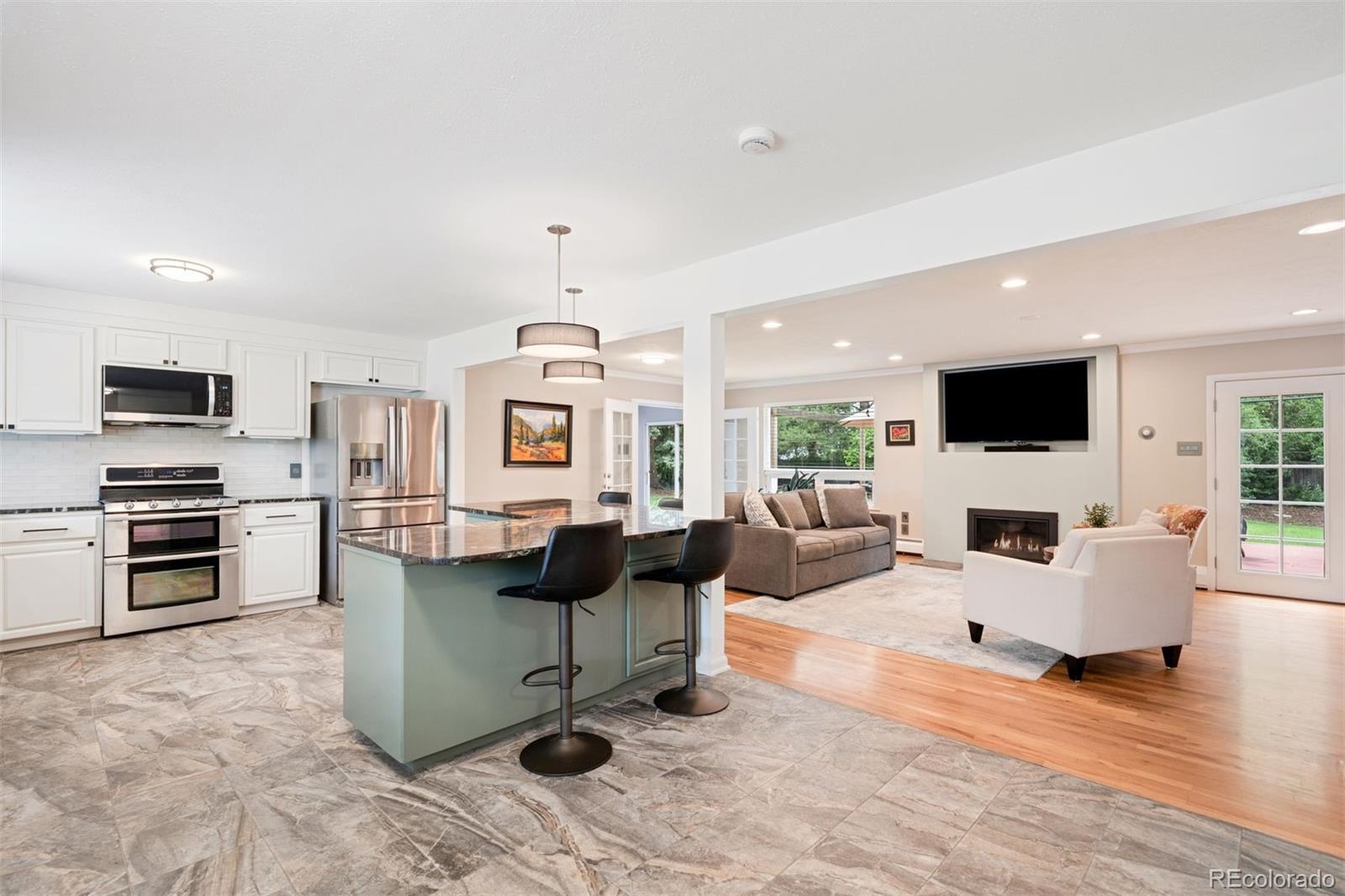 MLS Image #6 for 5  circle drive,denver, Colorado