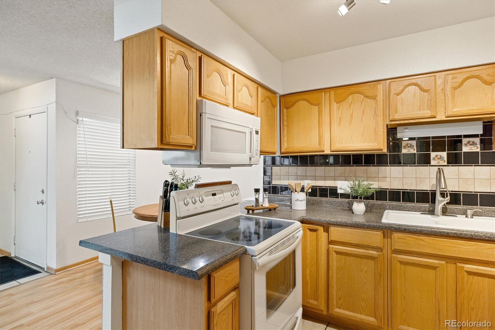 MLS Image #4 for 1820  newland court,lakewood, Colorado