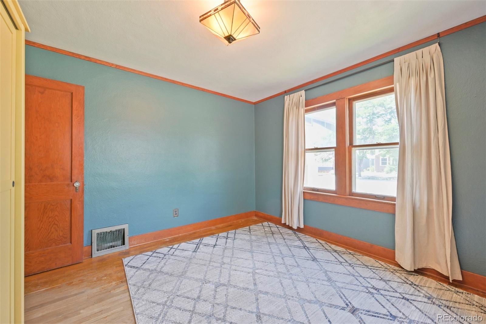 MLS Image #14 for 521 n hancock avenue,colorado springs, Colorado