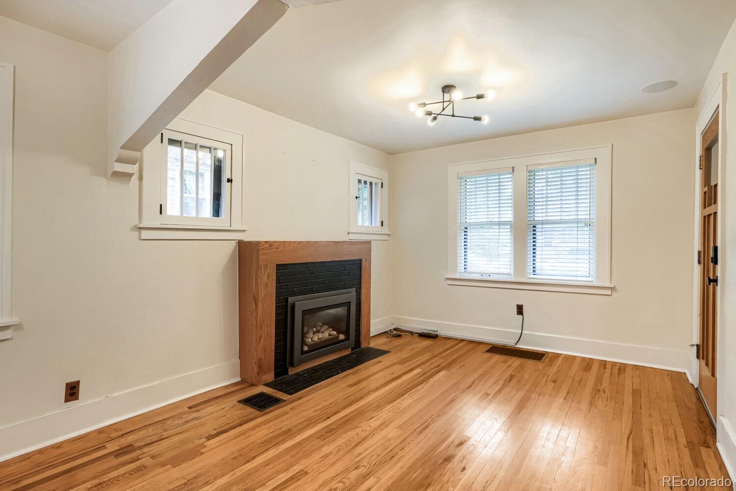 MLS Image #3 for 1354  elm street,denver, Colorado