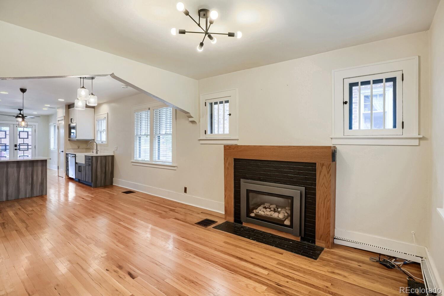 MLS Image #4 for 1354  elm street,denver, Colorado