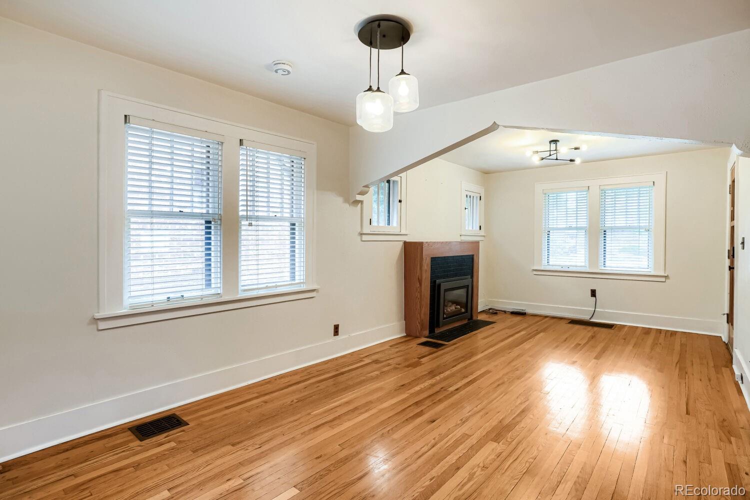 MLS Image #5 for 1354  elm street,denver, Colorado
