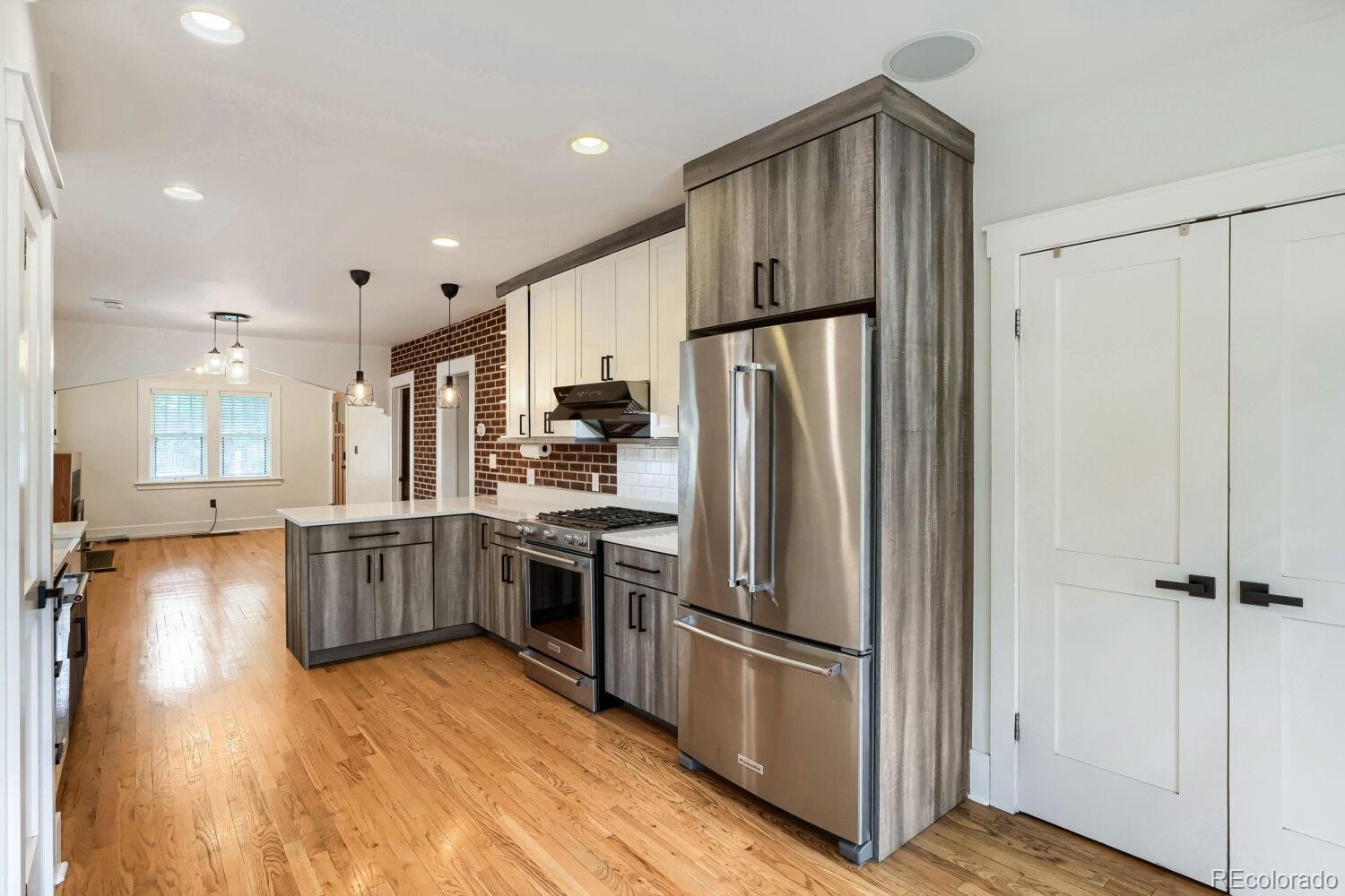 MLS Image #8 for 1354  elm street,denver, Colorado