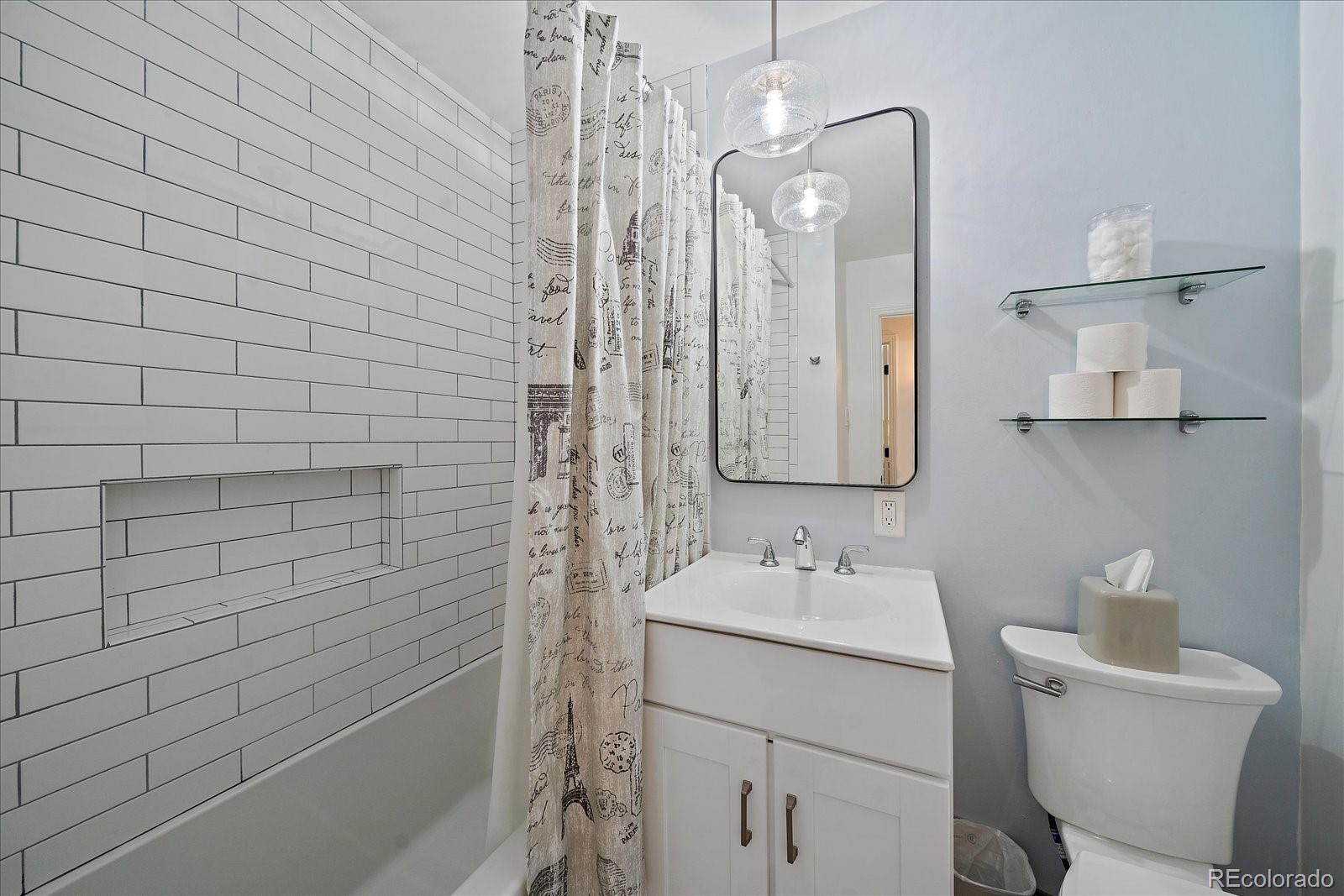 MLS Image #17 for 8244 e kenyon drive,denver, Colorado