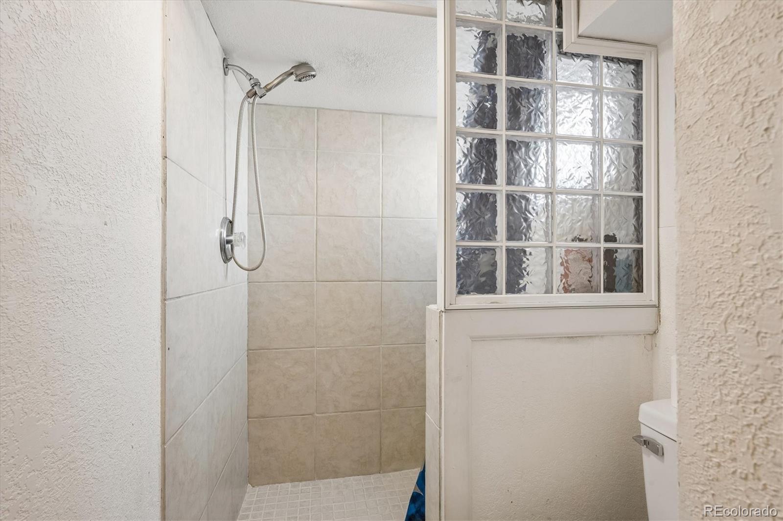 MLS Image #15 for 4655 s pearl street,englewood, Colorado