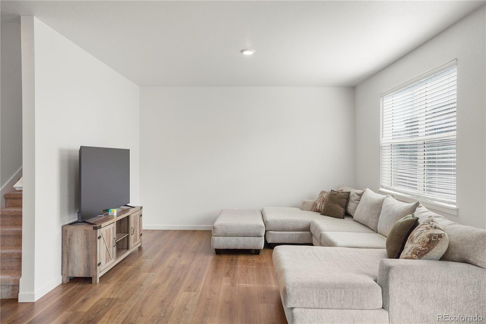MLS Image #6 for 9936  ceylon court,commerce city, Colorado