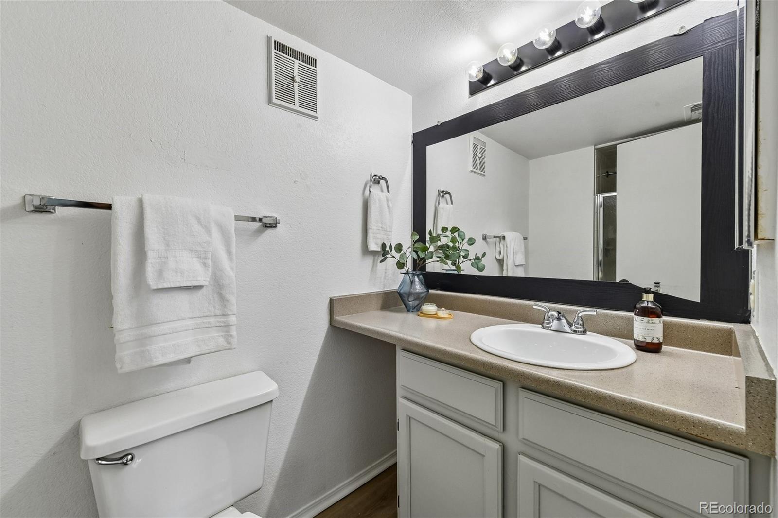 MLS Image #11 for 1075 s elkhart way,aurora, Colorado