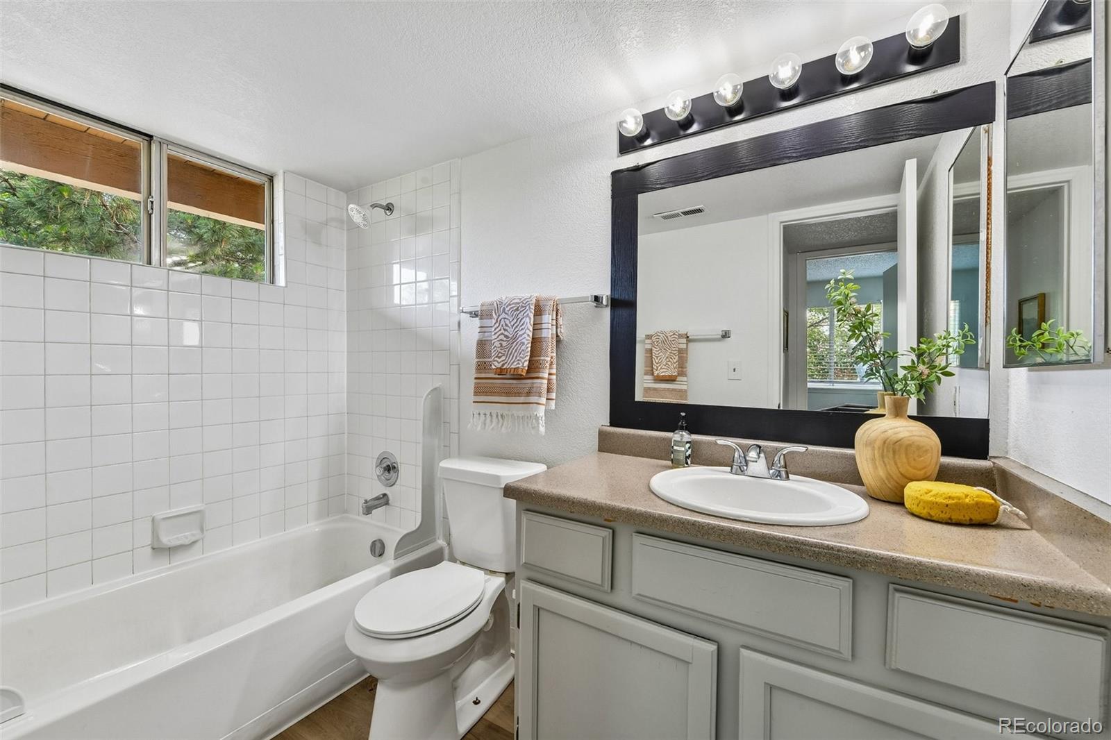 MLS Image #16 for 1075 s elkhart way,aurora, Colorado