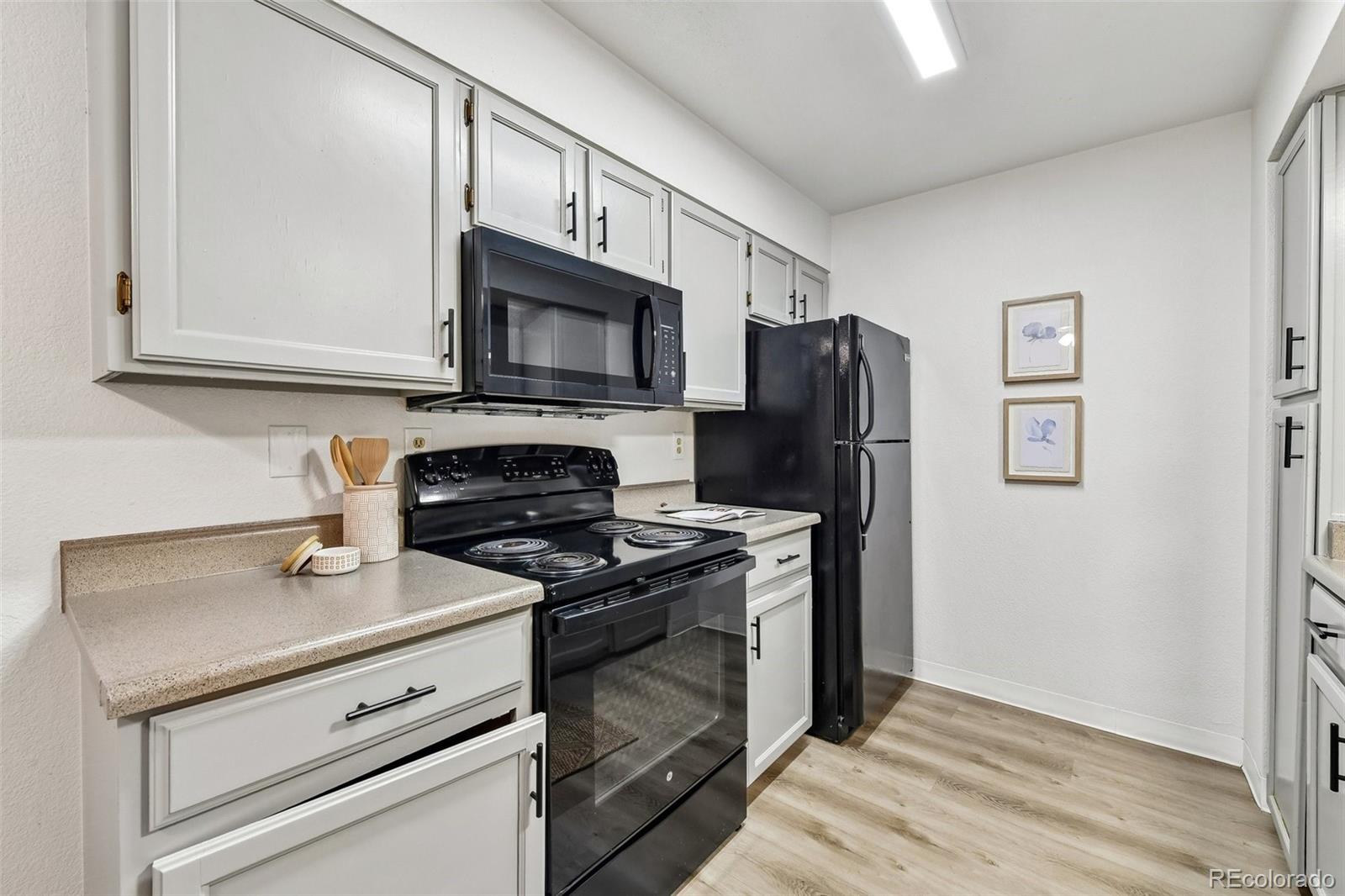 MLS Image #5 for 1075 s elkhart way,aurora, Colorado