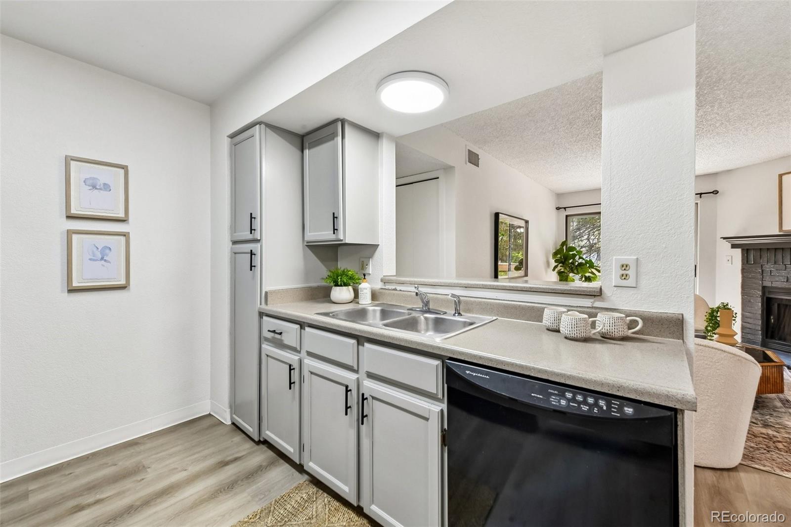 MLS Image #6 for 1075 s elkhart way,aurora, Colorado