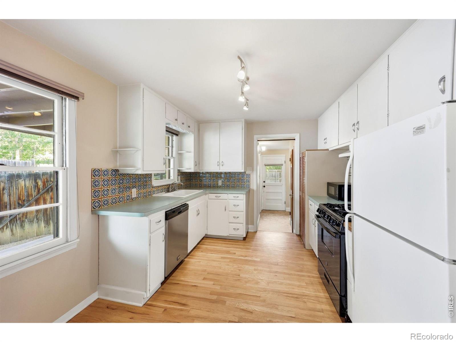 MLS Image #7 for 1504  westview avenue,fort collins, Colorado
