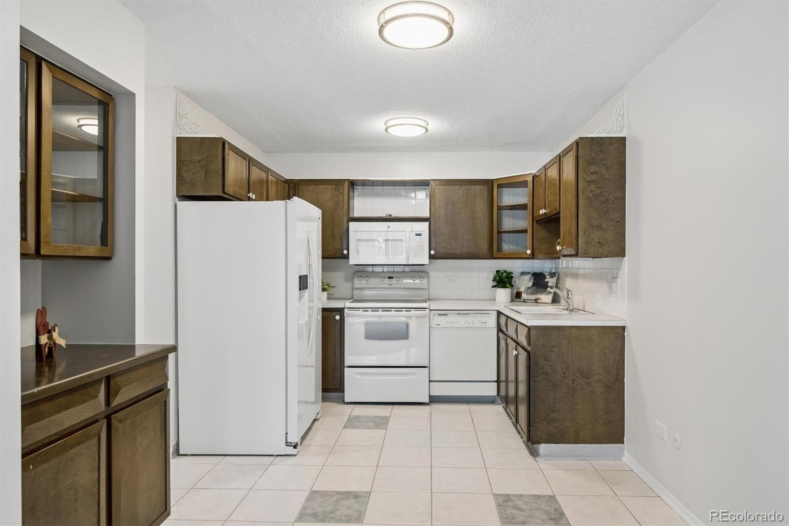 MLS Image #4 for 665 s alton way,denver, Colorado