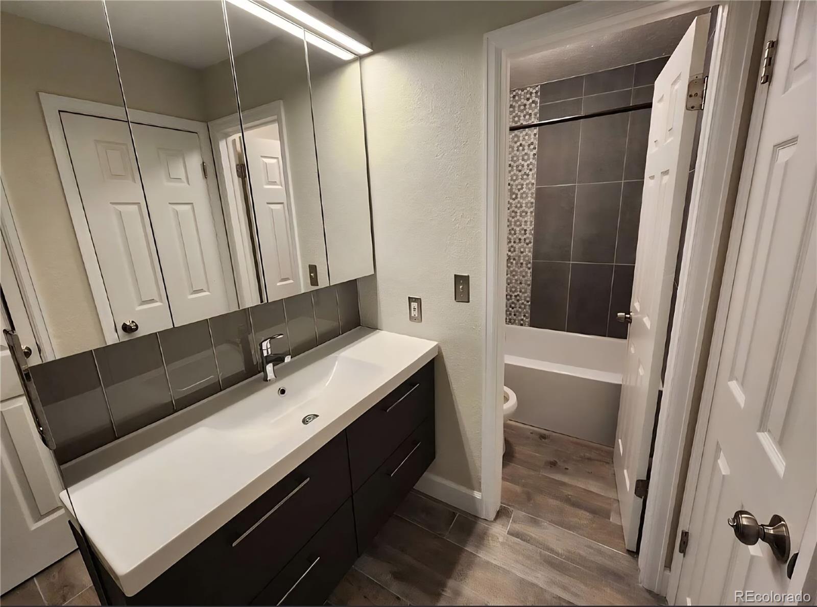 MLS Image #18 for 8376 s upham way,littleton, Colorado